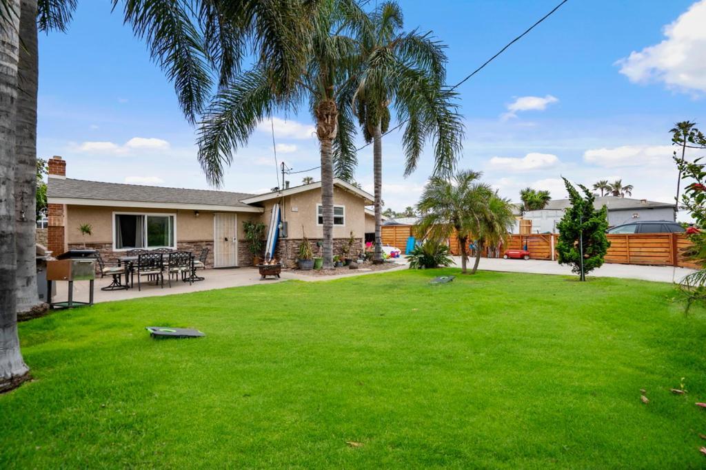 Oceanside Rocks Family Vacation Home Exterior photo